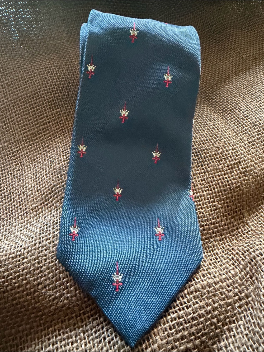 Classic Navy Men's Land’s End Tie with Red & Gold Crest Embroidery